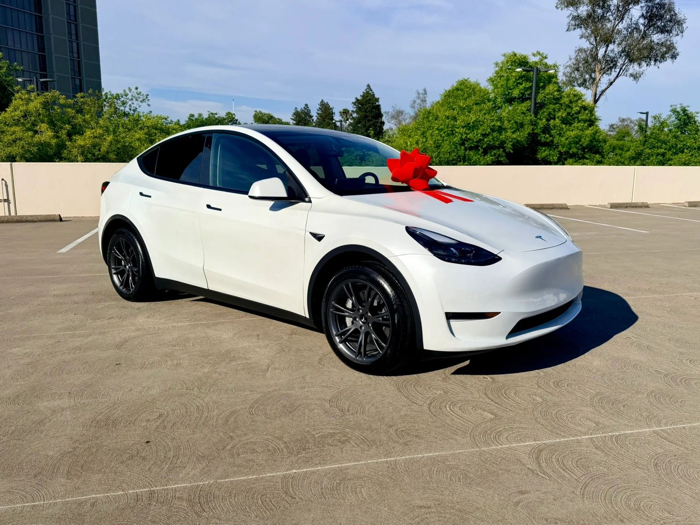 tesla model y 2025 7SAYGDEE1SF281579 image tesla model y 2025 7SAYGDEE1SF281579 image